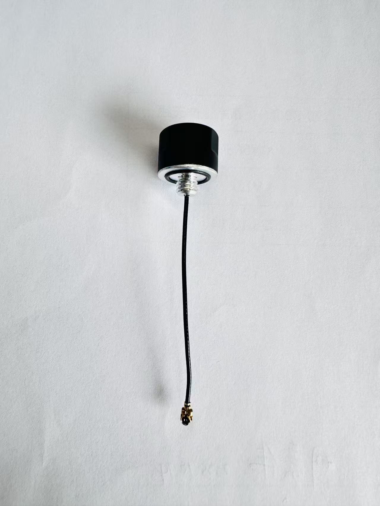 XW1115 小型化北斗有源天线