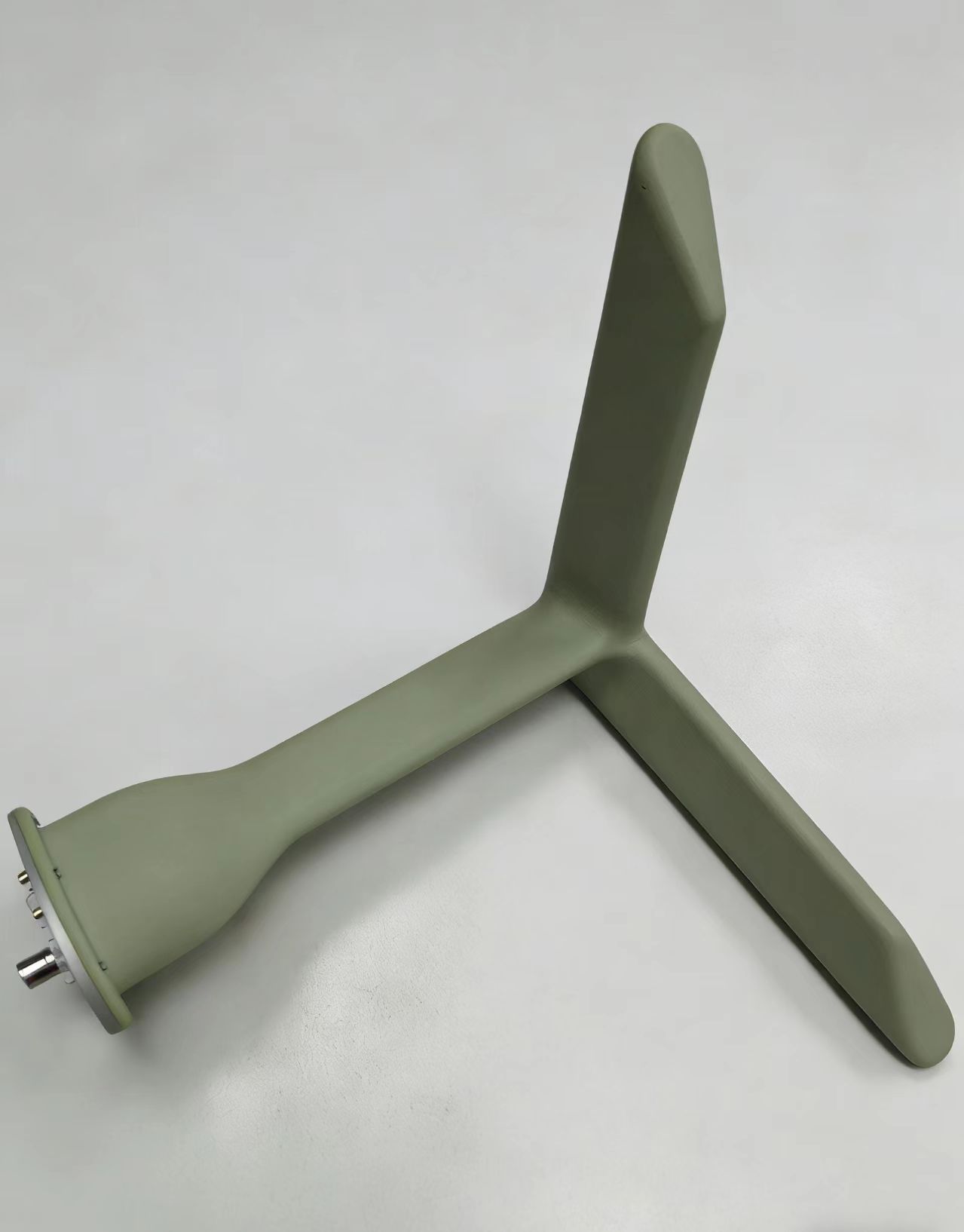 XW6582 电磁矢量全向天线系统